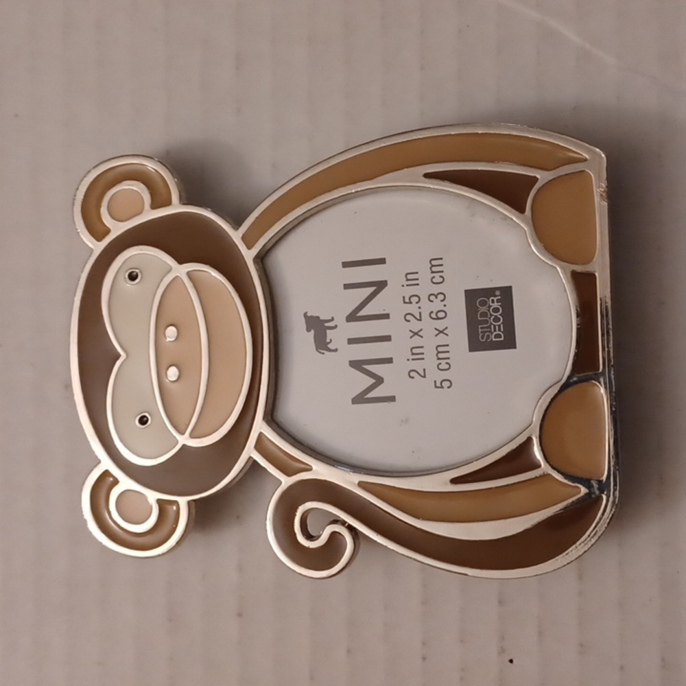 4/$40 New Monkey Shaped Frame - Small Oval Photo